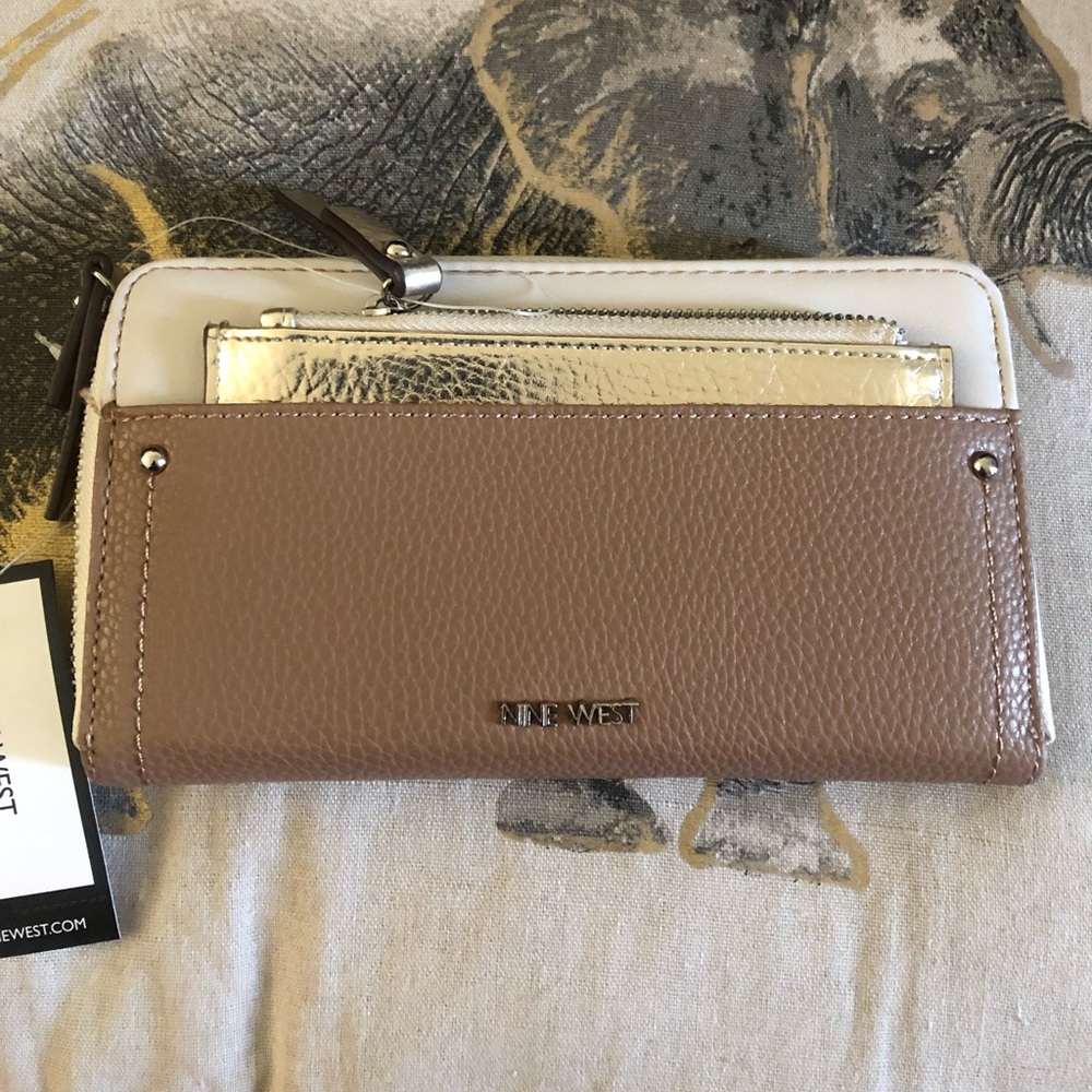 Nine West Tan & Gold Full Zip Wallet
